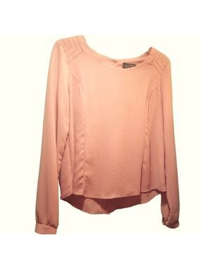 ASTR pink blouse long sleeve back buttons AD419801 quilted shoulder design crepe